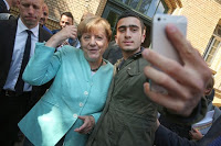 Merkel selfie.jpg